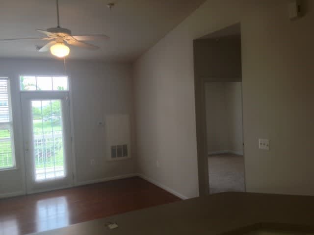Beautiful 1-Bedroom, Upper Level with Garage in Sought After Carriage Hill on Pantops Mountain – photo 5