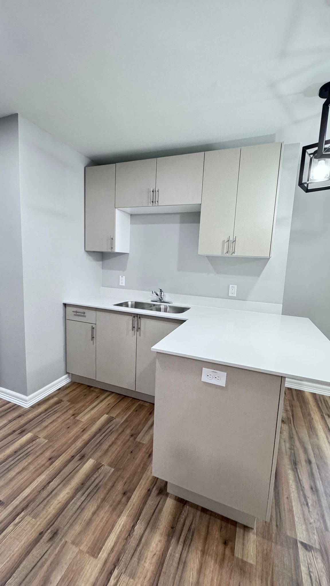 2204 Northridge Avenue 1 – photo 2