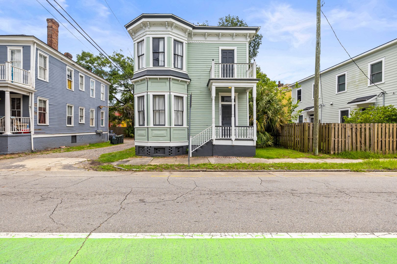 Lower Unit Available May 4 – photo 1