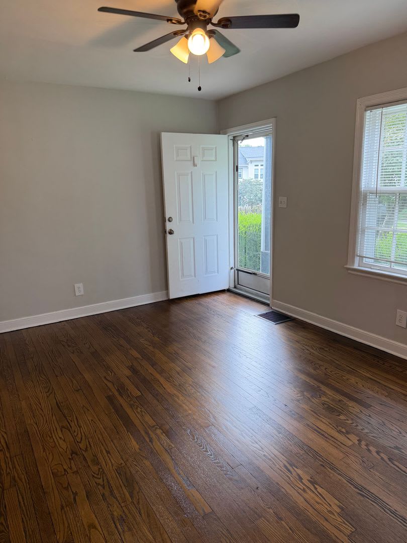 Two bedroom Cottage in East Nashville- Minutes to Coffee & Restaurants – photo 2