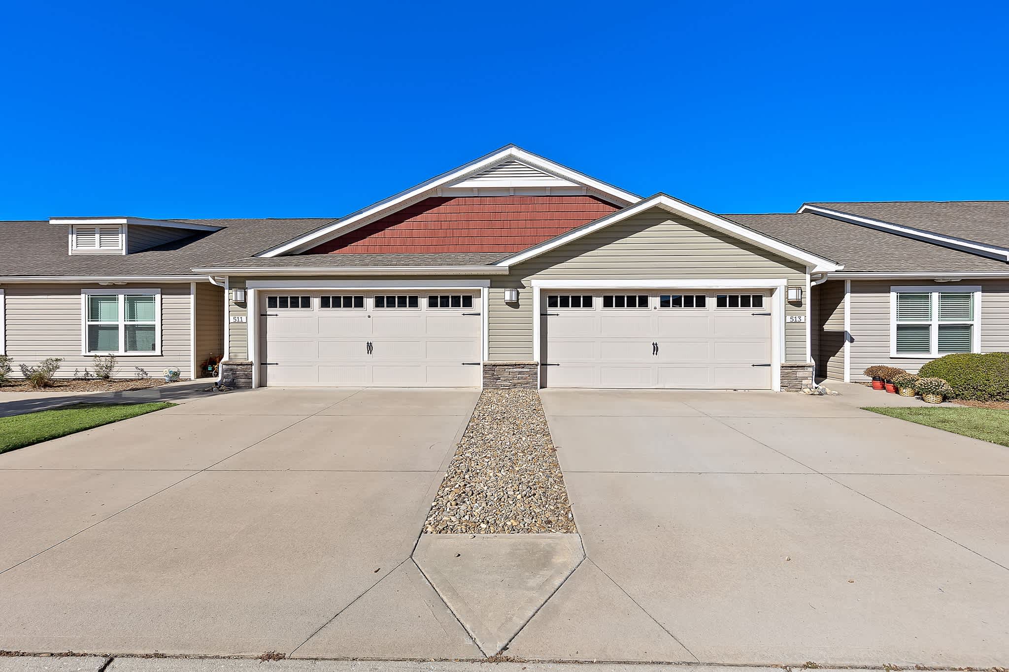 600 Springbank Alley – photo 4