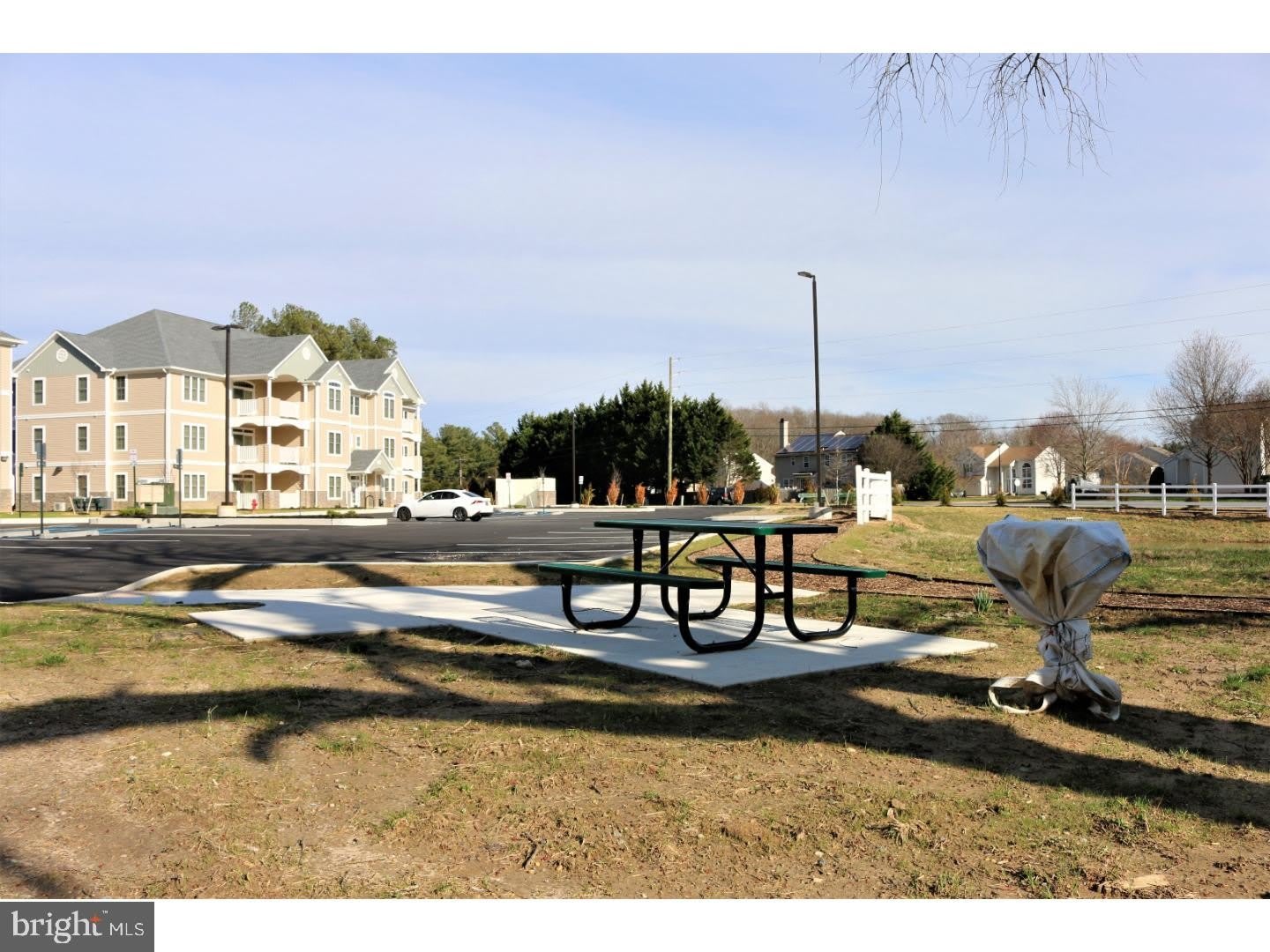1665 KENTON Road – photo 3