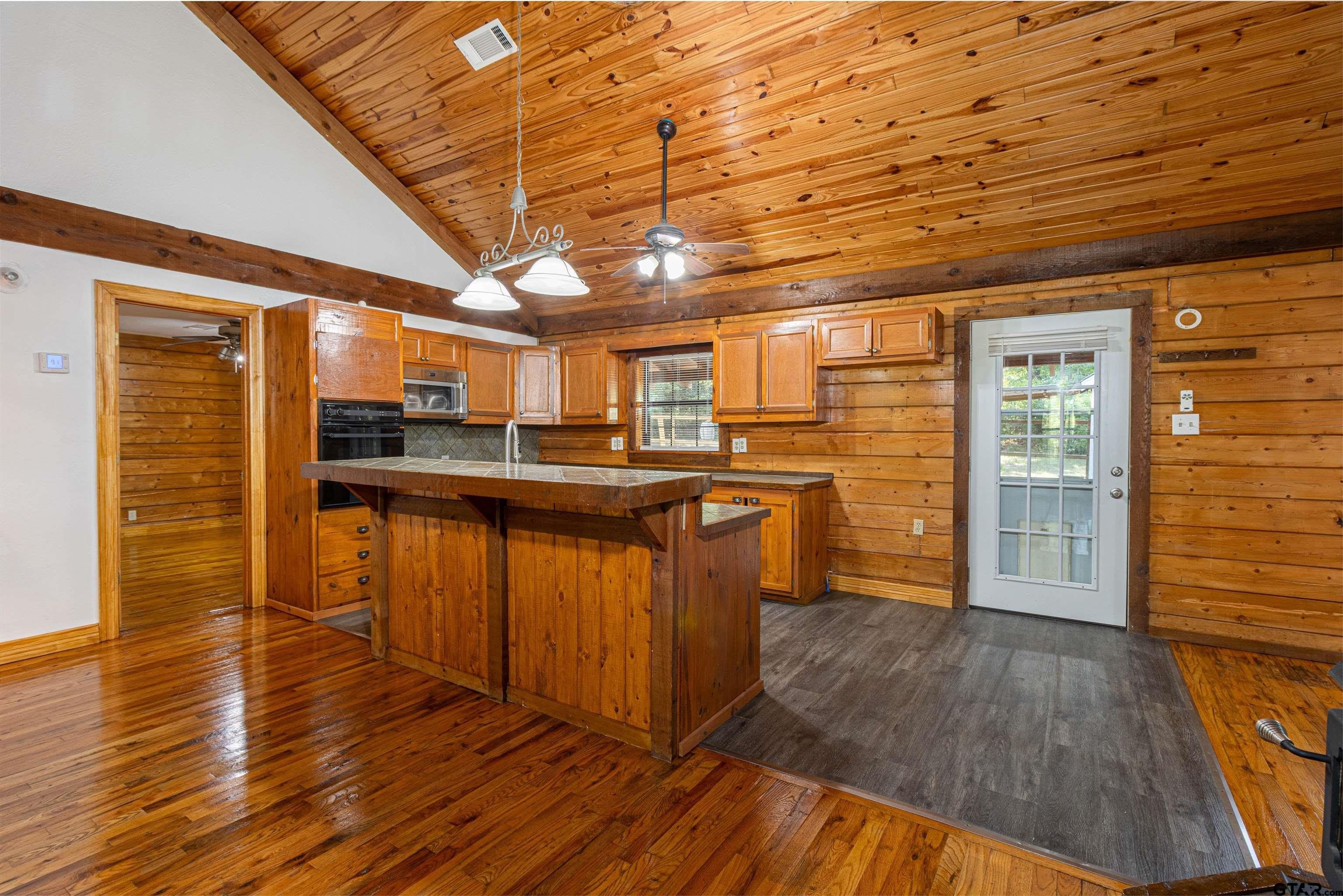 18737 Saddleback Lane – photo 4