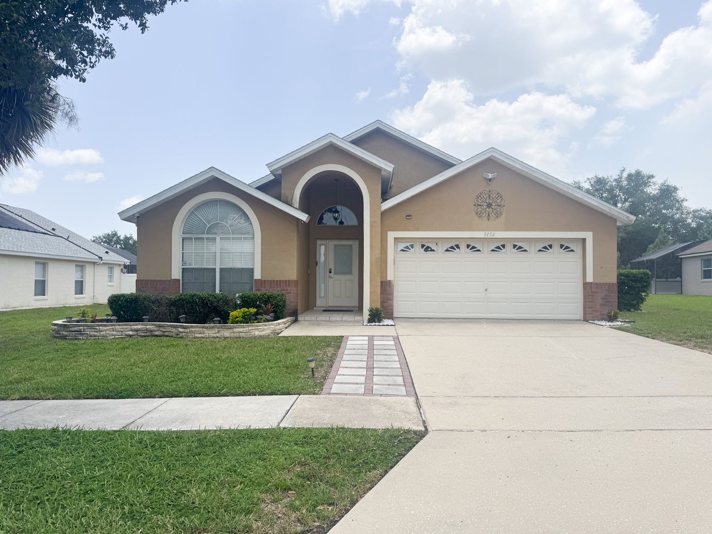 5 bedroom 4 bathroom pool home in Orange Tree community – photo 1