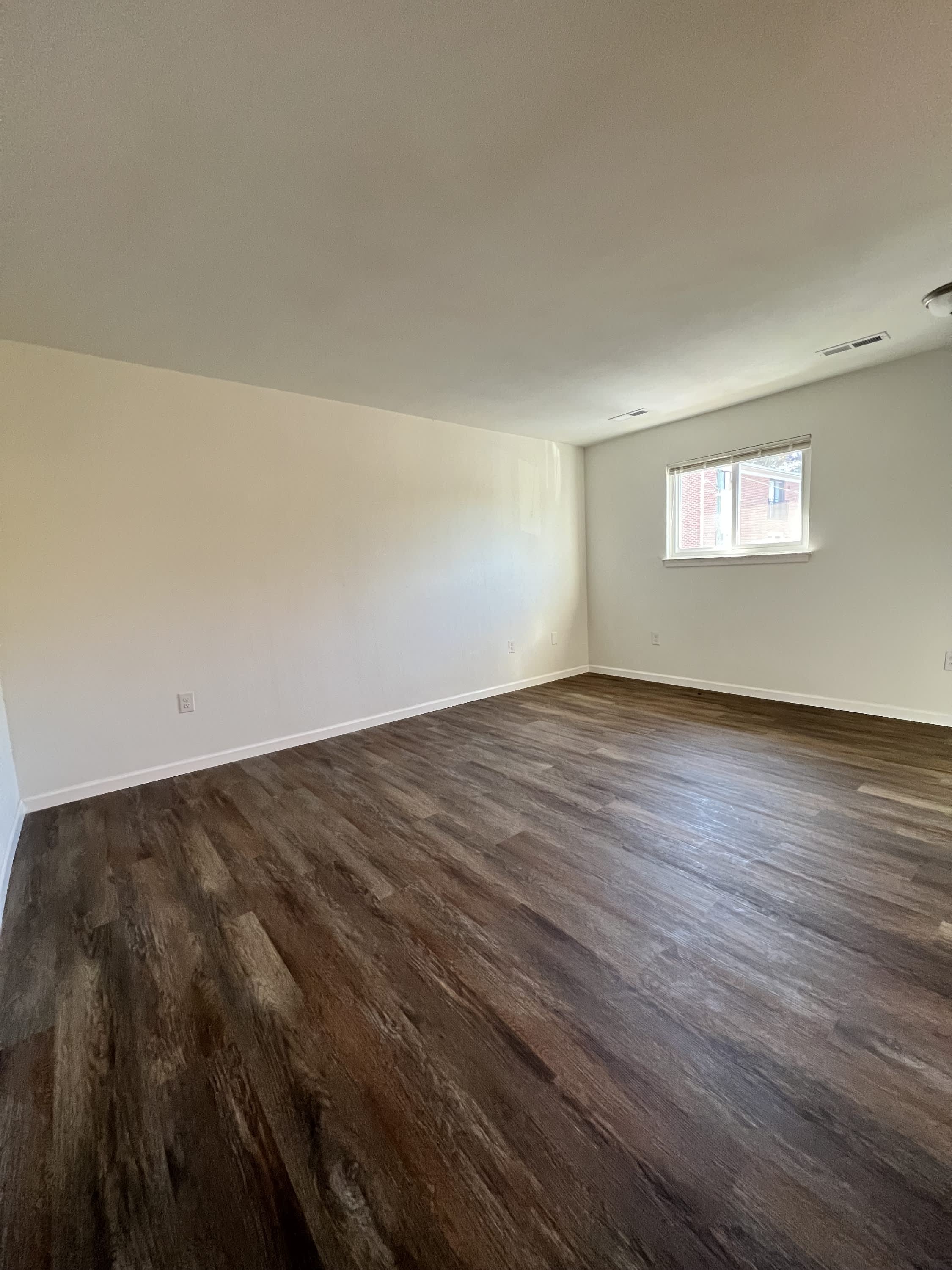 853 E Washington Ave Apt B-12 – photo 2