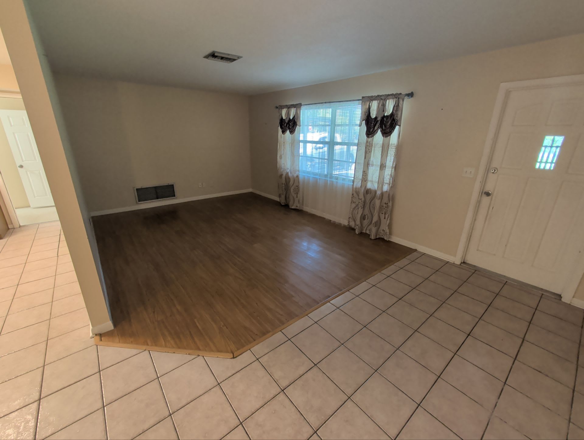3260 S Michigan Blvd – photo 1