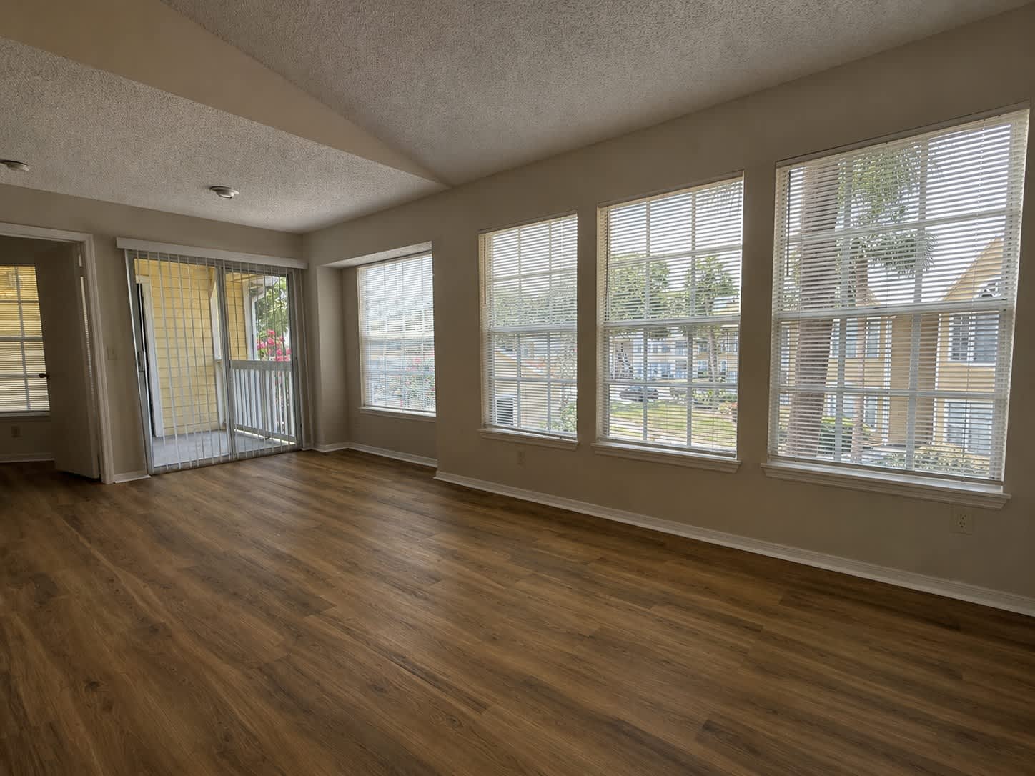 1063 S. Hiawassee Road, unit 1628 – photo 2