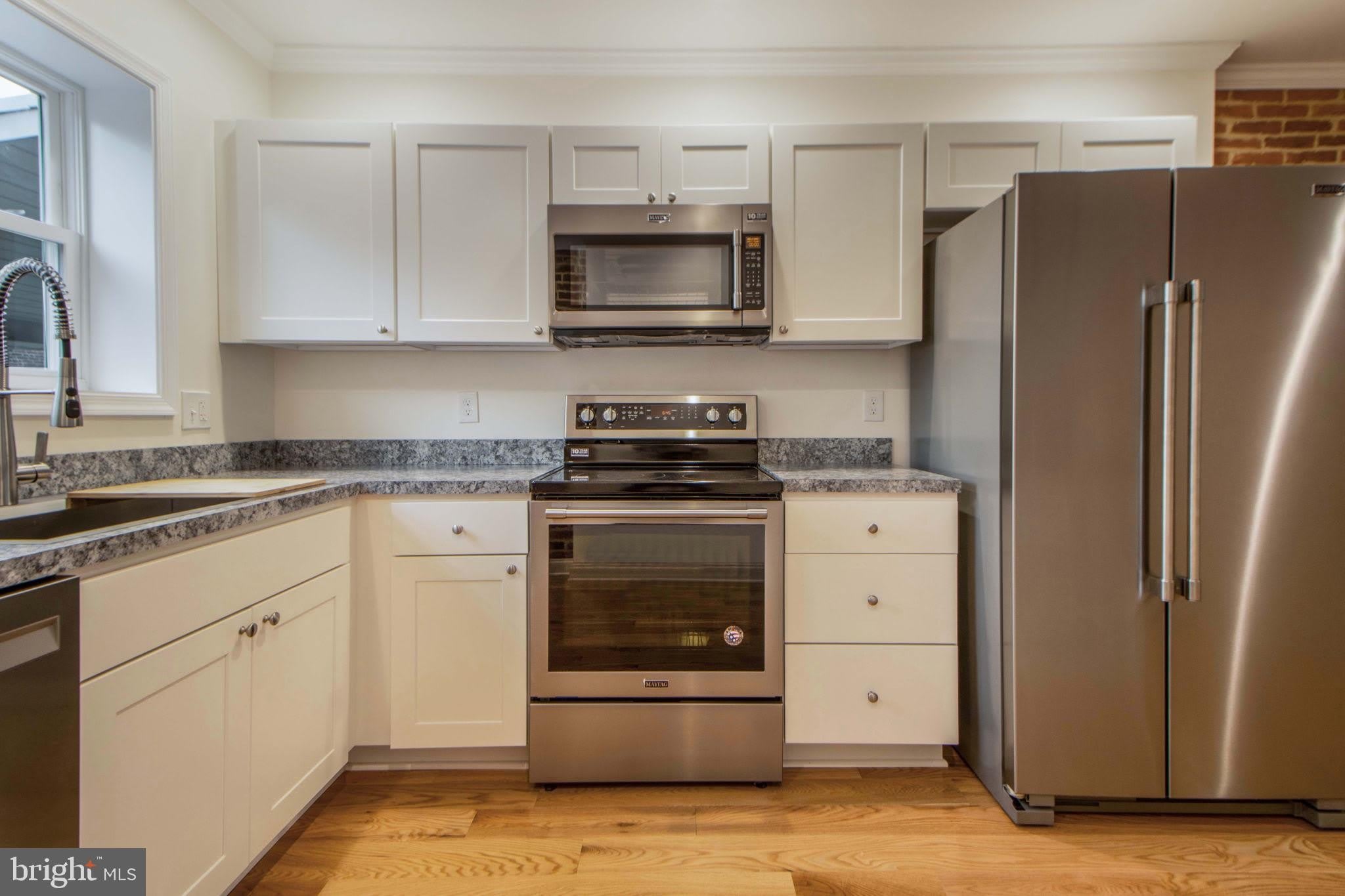 333 S CONKLING Street – photo 2