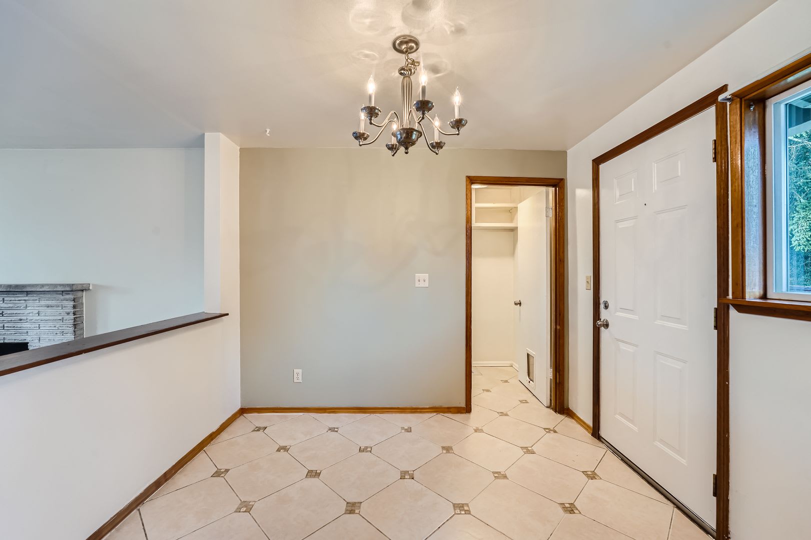 3bed/2bath Home with Fully Fenced Yard & Bonus Loft in Auburn! – photo 3