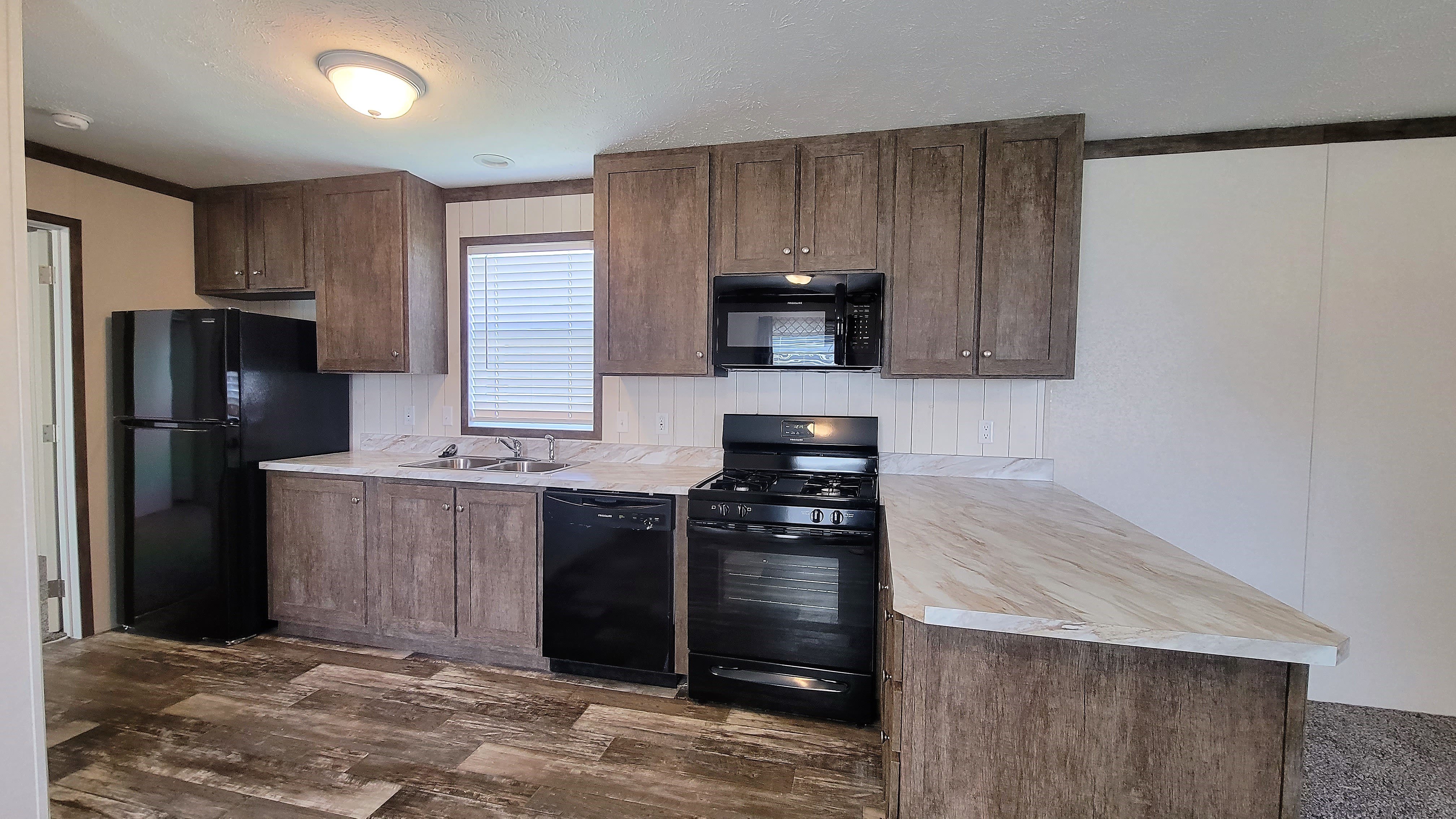669 Oregon – photo 2