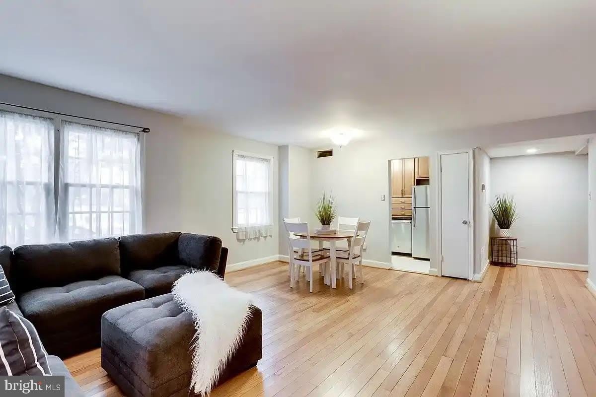 1319 S WALTER REED Drive – photo 4