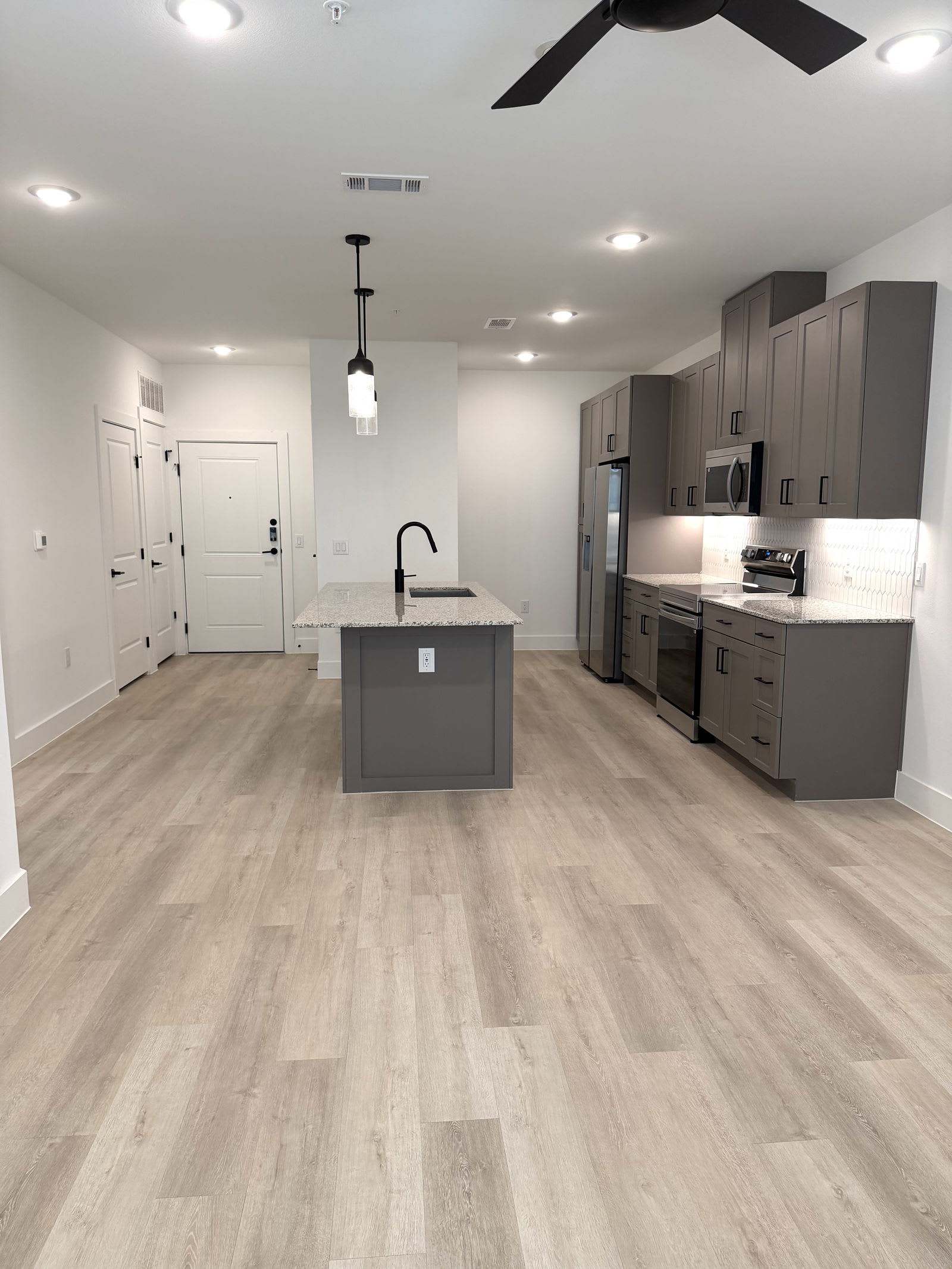 16601 Braker Lane – photo 5