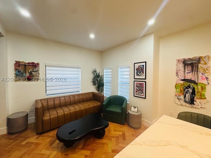 905 SW 13th Ct – photo 5