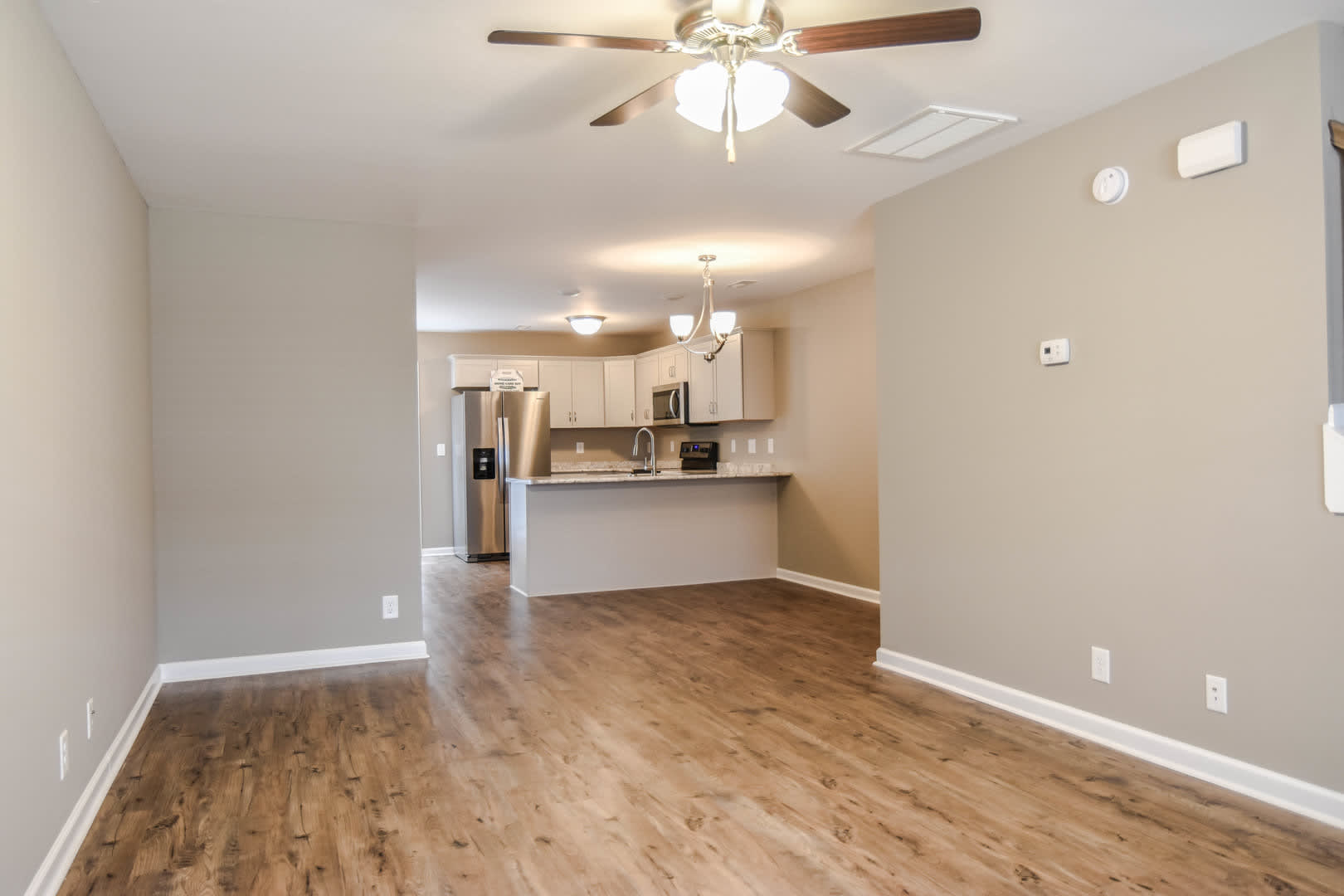 Two Bedroom in Governor's Crossing! – photo 5