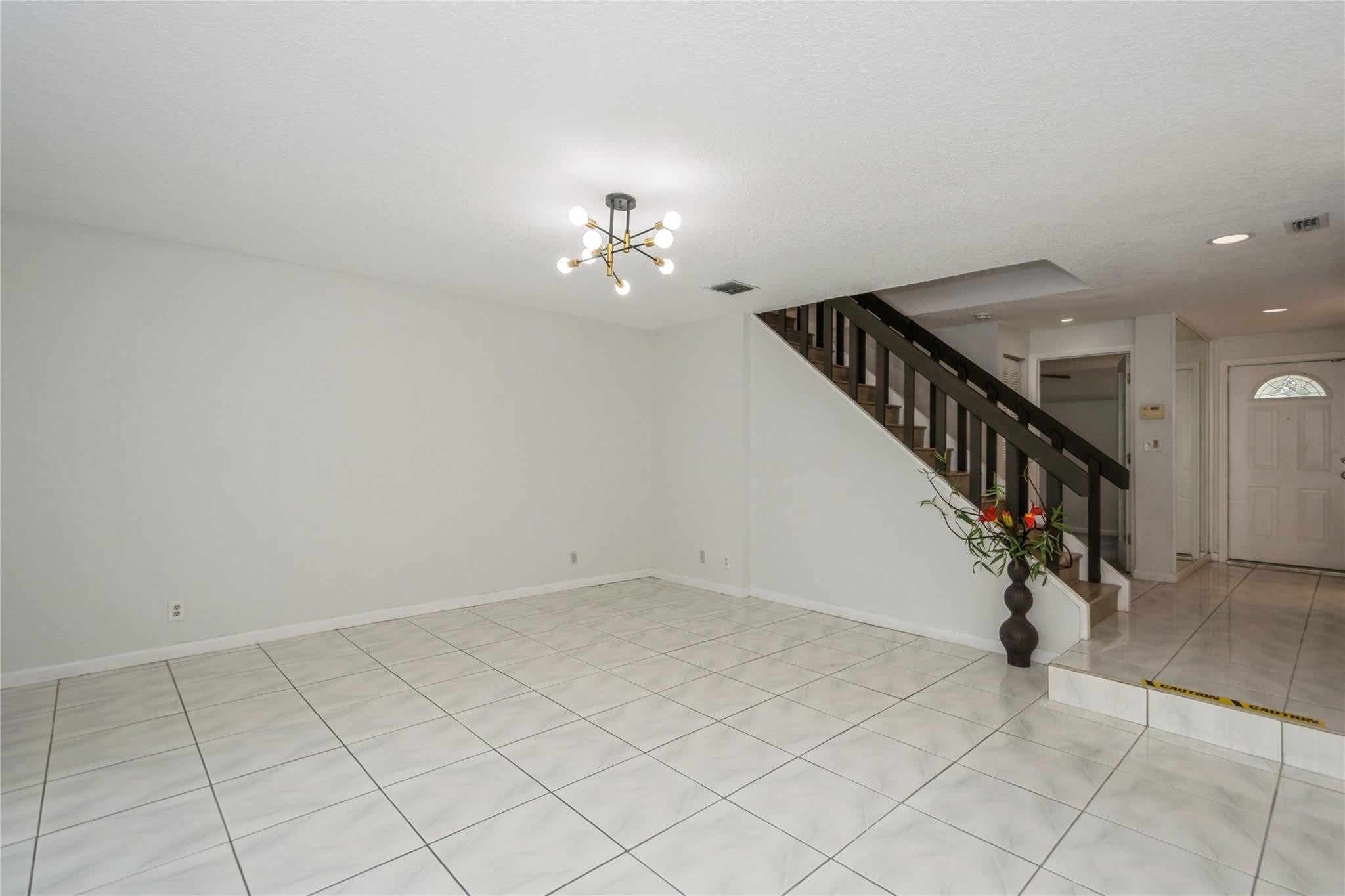 8208 NW 8th Place NW – photo 3