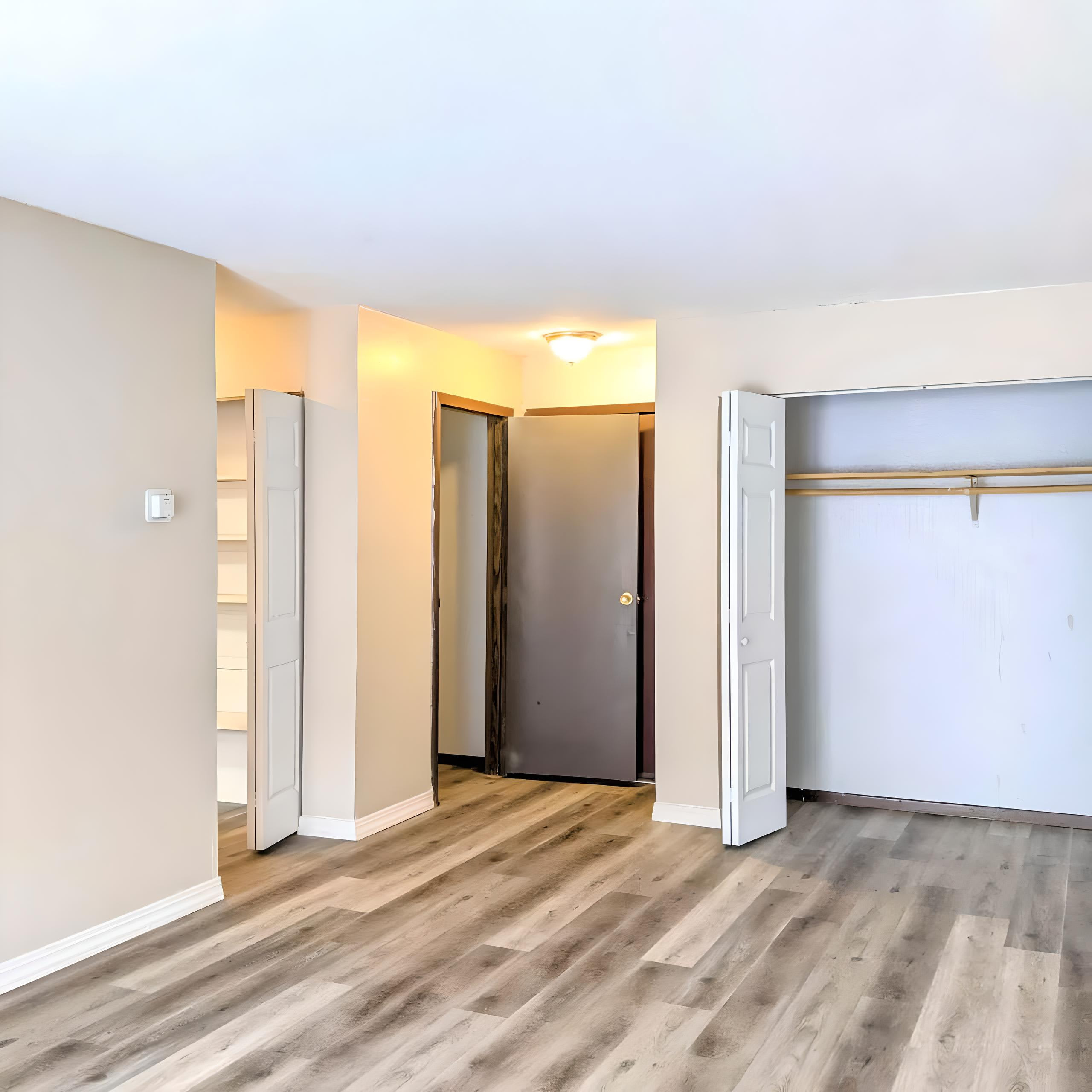 1067 Van Dyke Street – photo 4