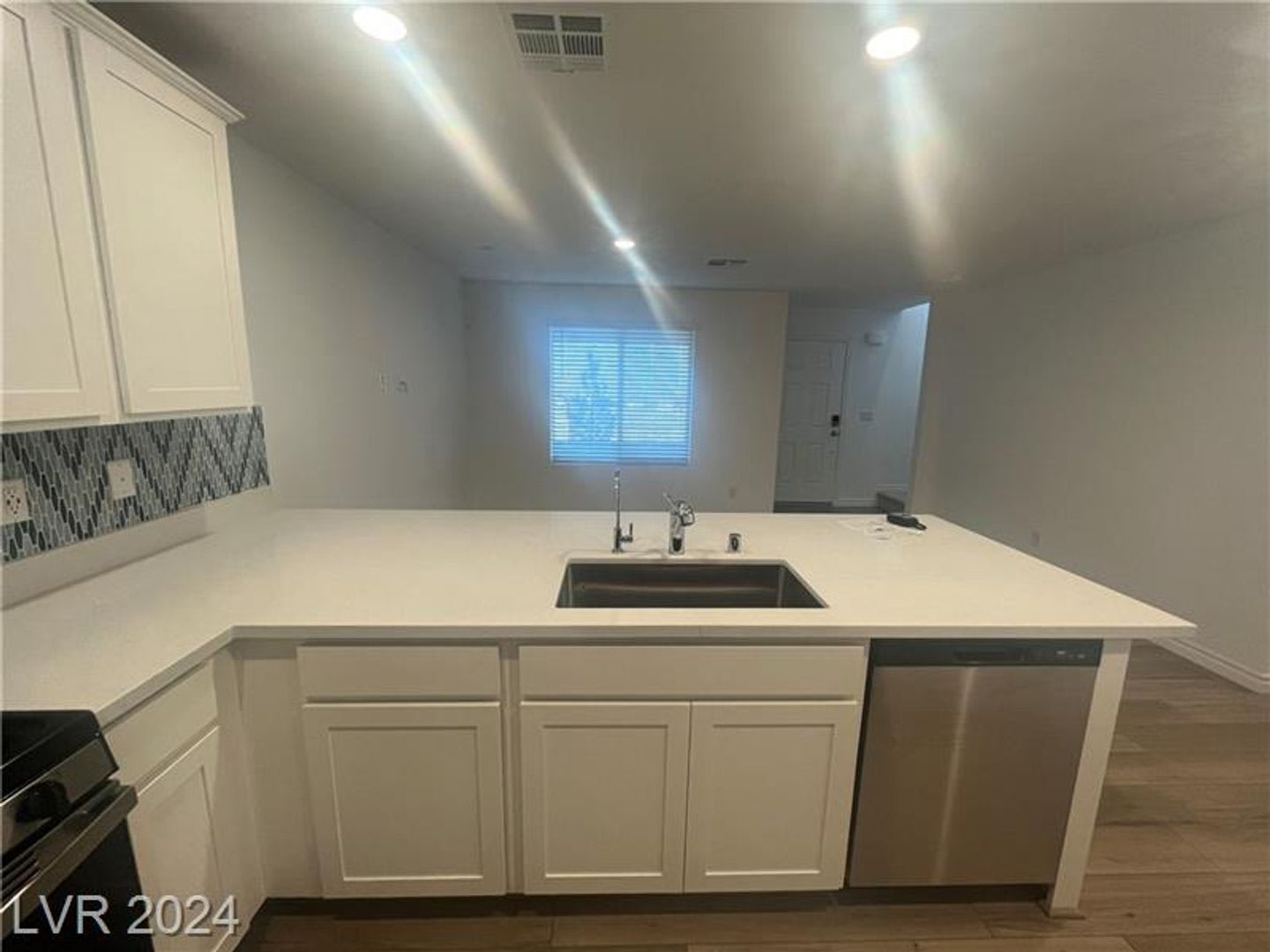 3 bedroom Townhome- Northwest – photo 4