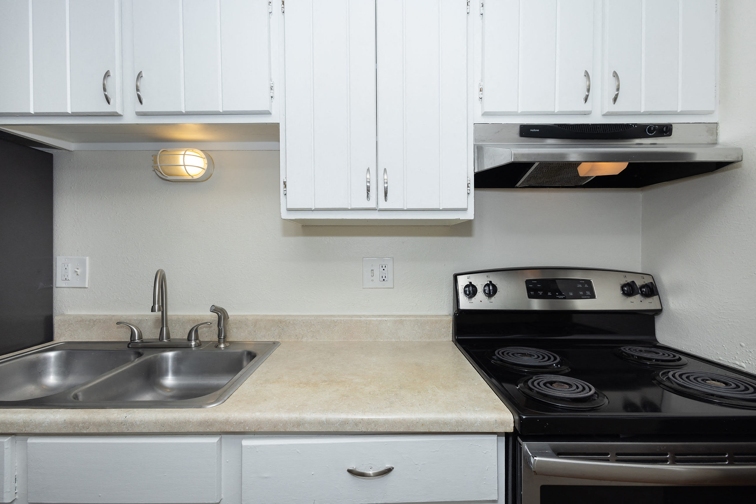 1280 Clayton St. Apartments – photo 4
