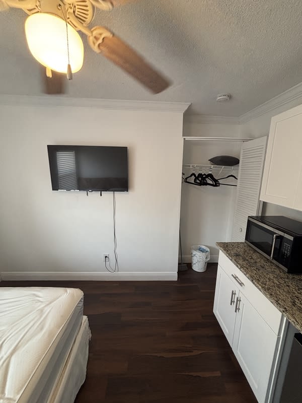 1624 Coral Way Unit C – photo 4