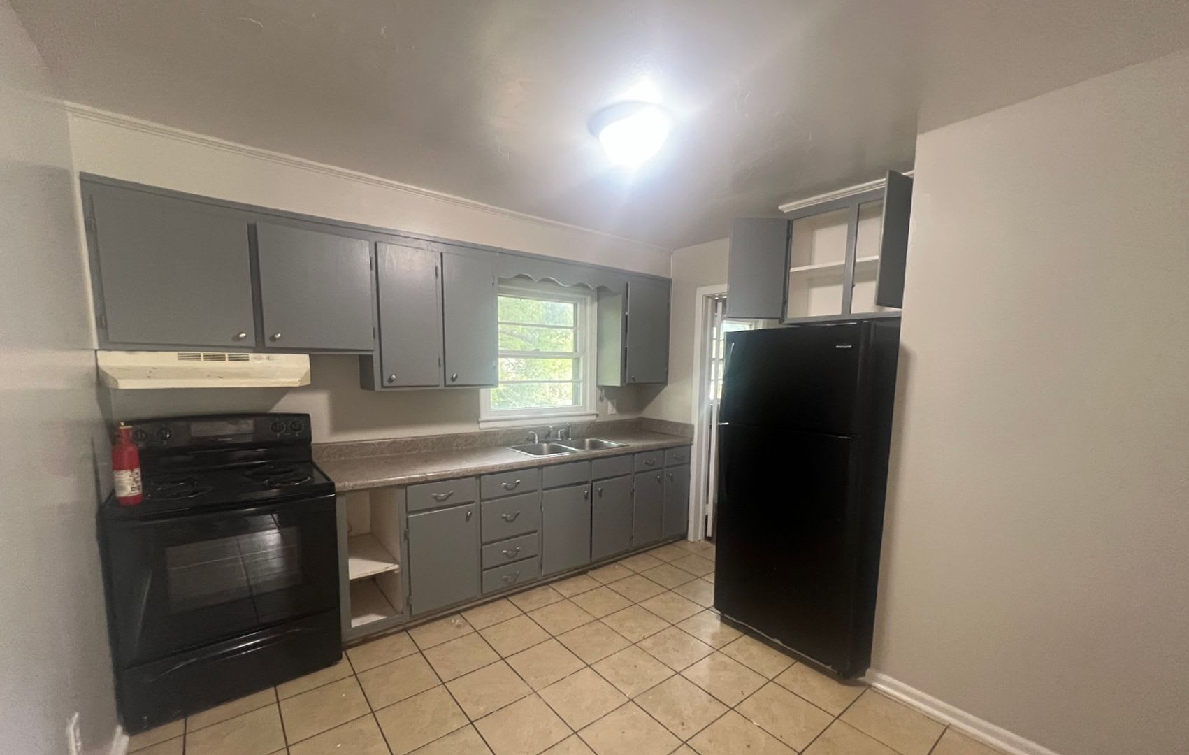 926 Westside Blvd 3bed/1bath $1295 – photo 5