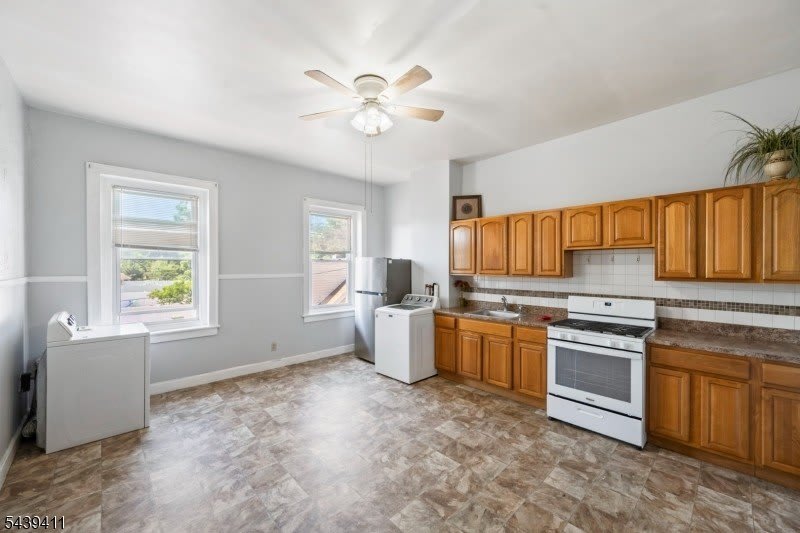 107 Macarthur Ave – photo 4