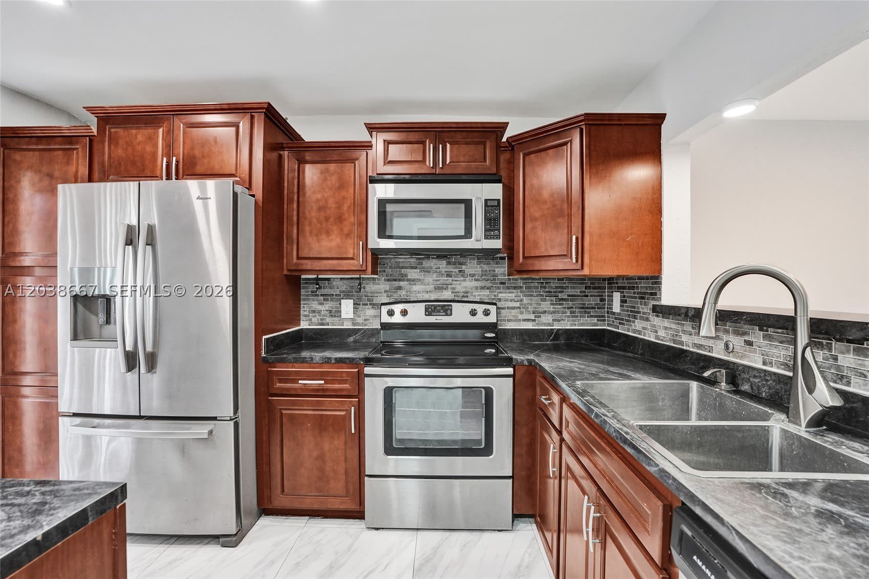 9540 NW 65th St – photo 5