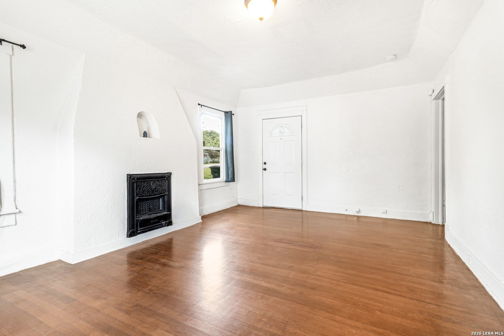 1434 HICKS AVE – photo 5