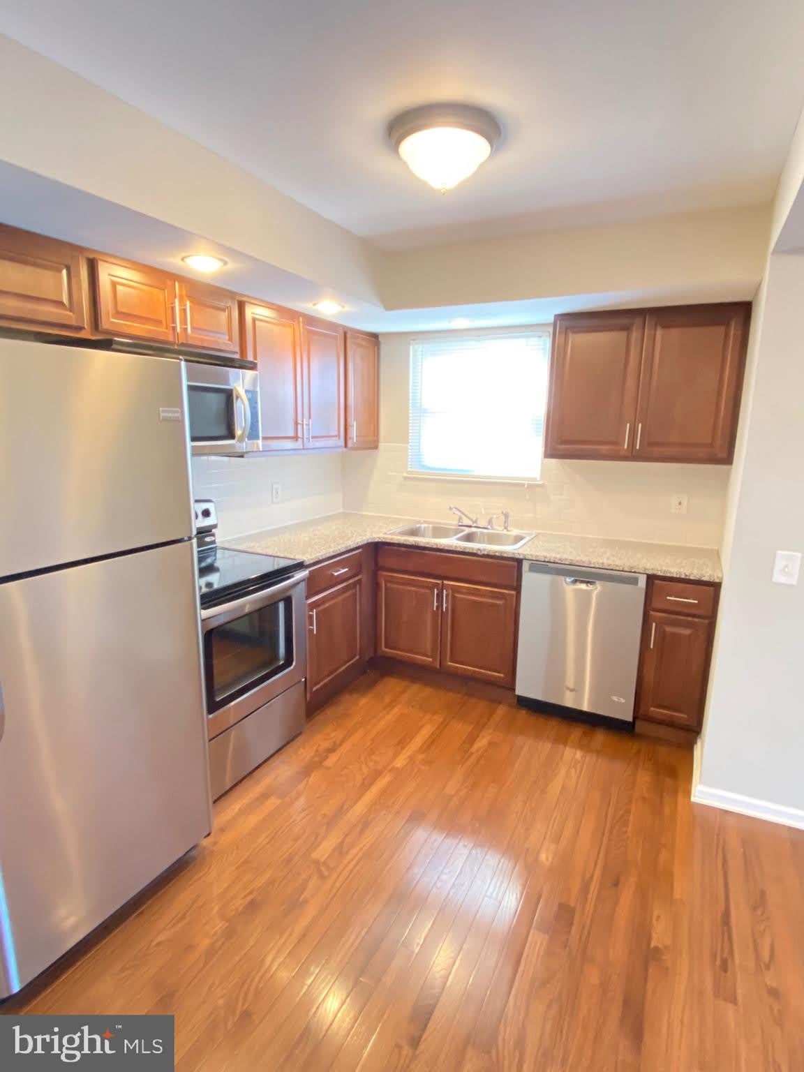 517 GRANT Avenue – photo 3