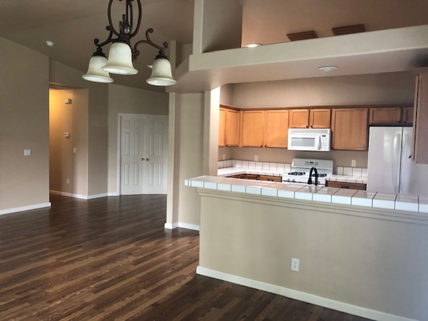 3/2/2 Home in Gardnerville, Chichester neighborhood – photo 3