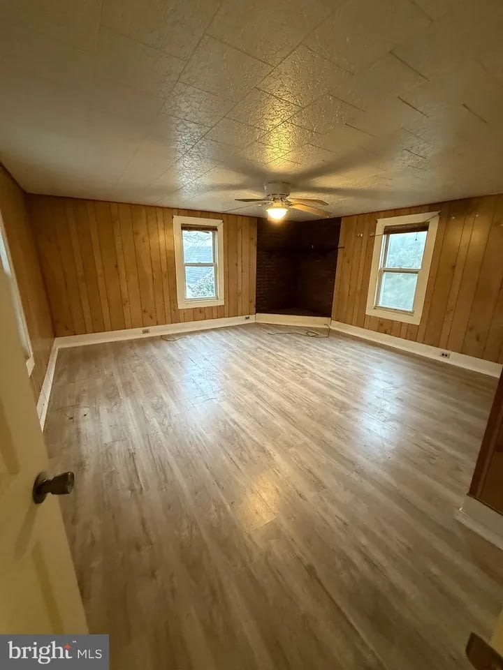 406 Bridge Street – photo 3