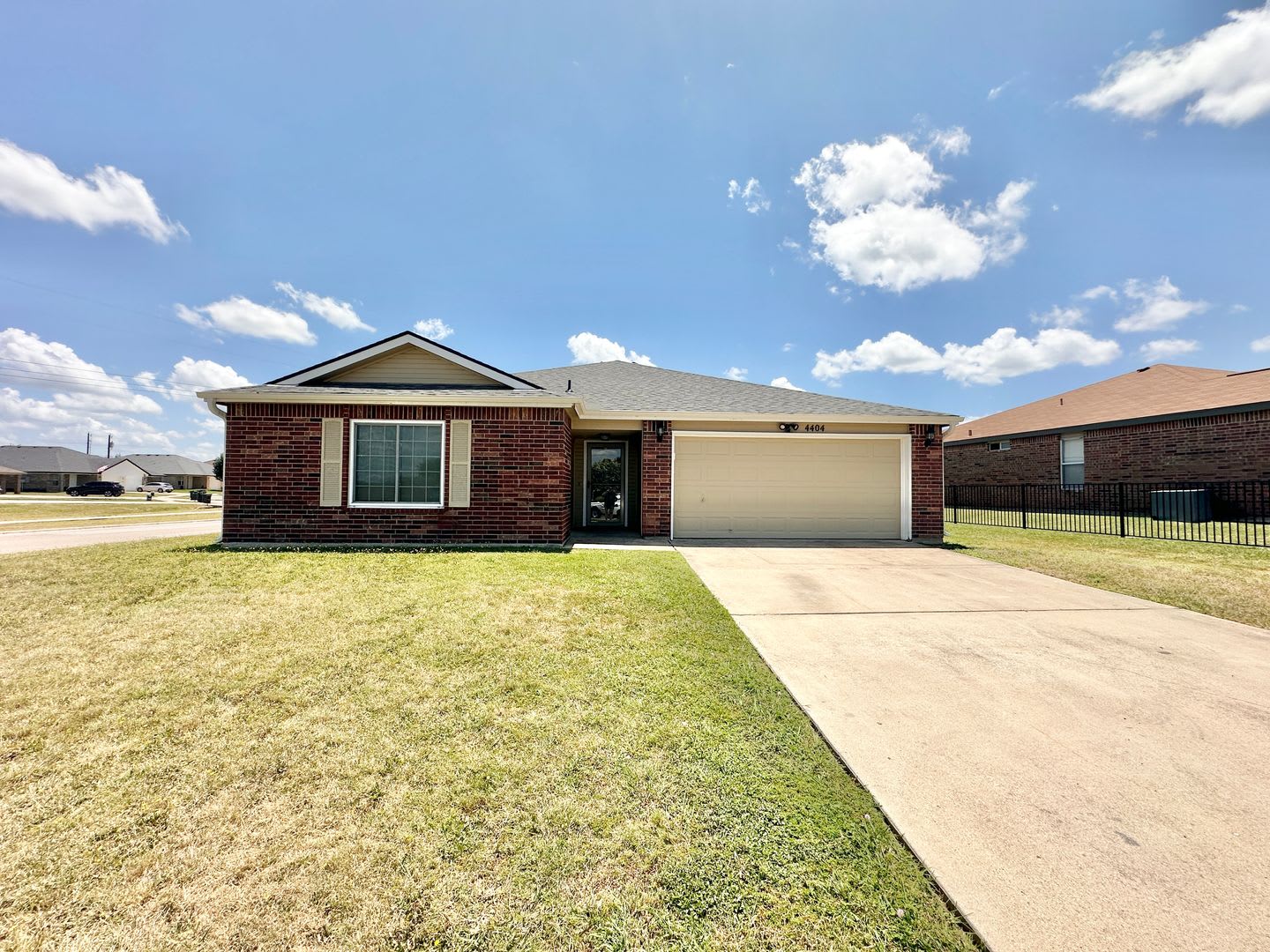 4404 Waterside Dr – photo 1