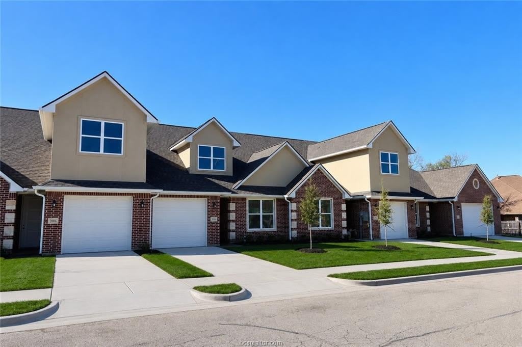2002 Reagan Court – photo 2