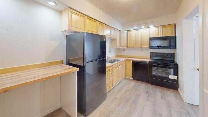 710 East Avenue F – photo 1