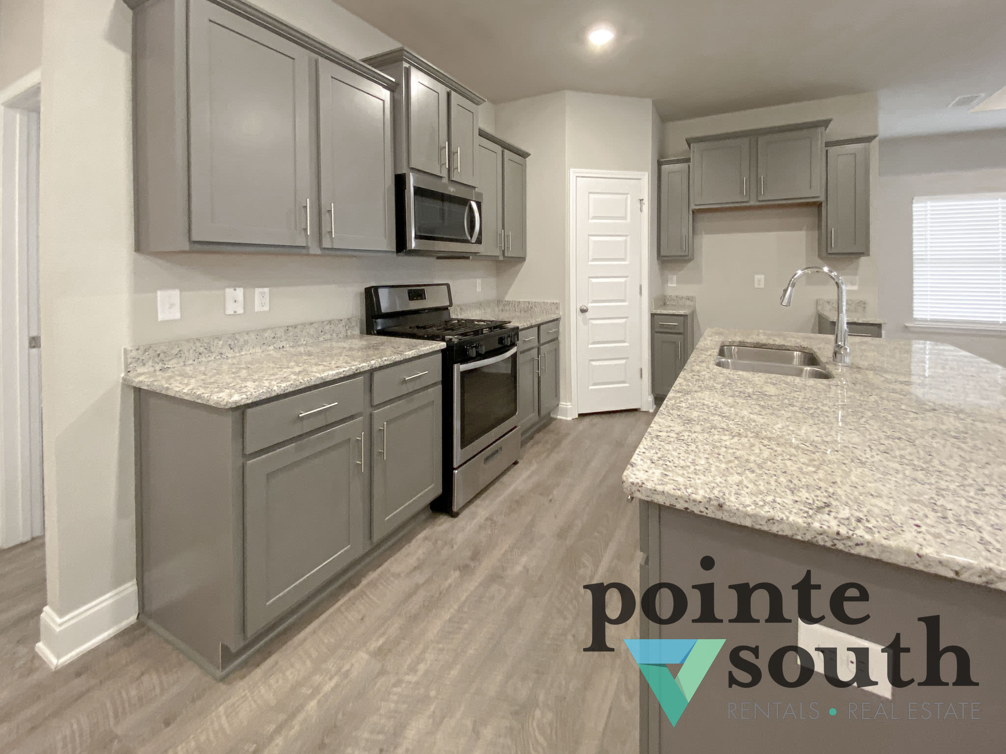 31436 Memphis Loop – photo 4