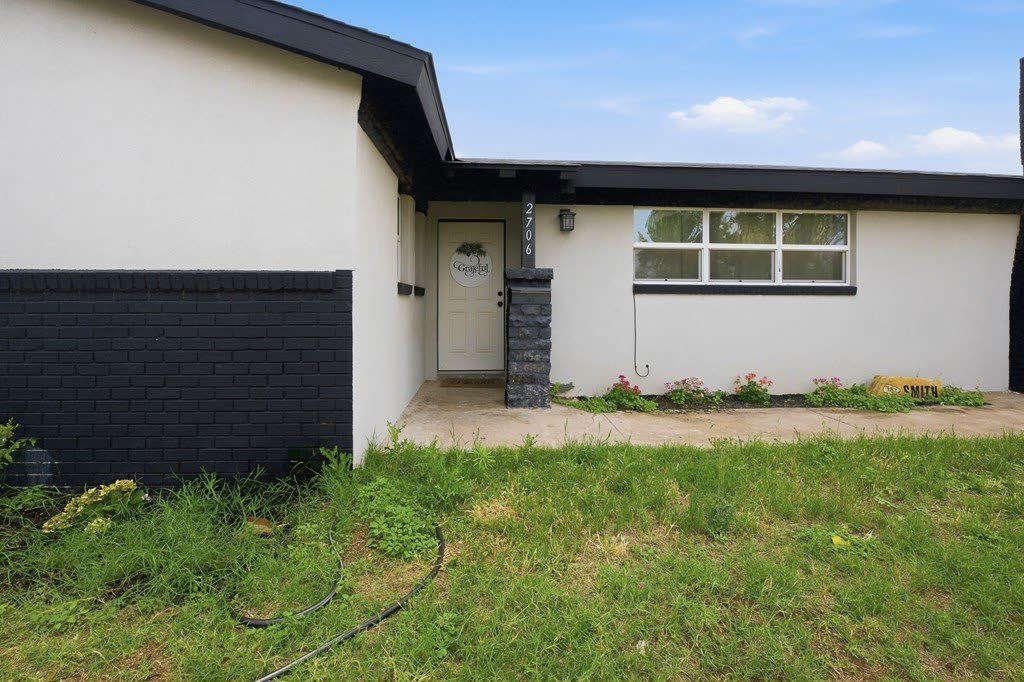 2706 E 11th St – photo 3