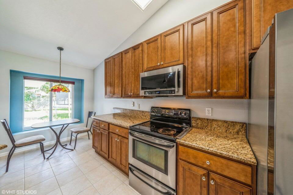 5493 Northwest Evanston Avenue – photo 4