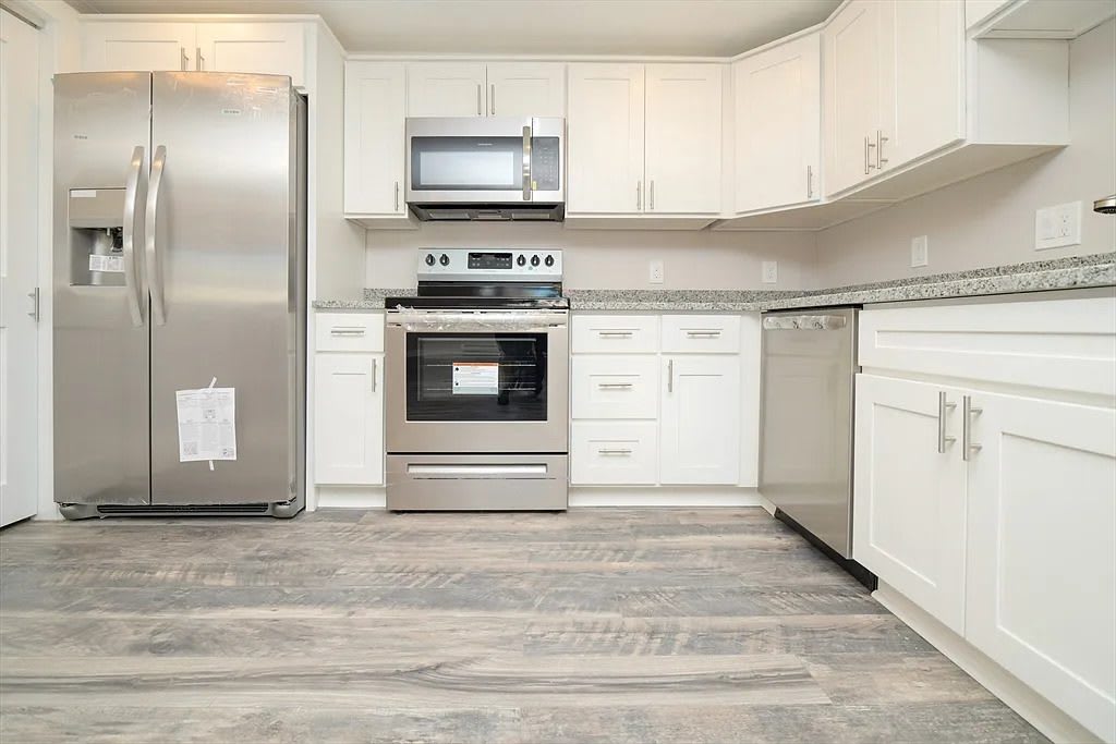 592 American Legion Hwy Apt 2 – photo 2
