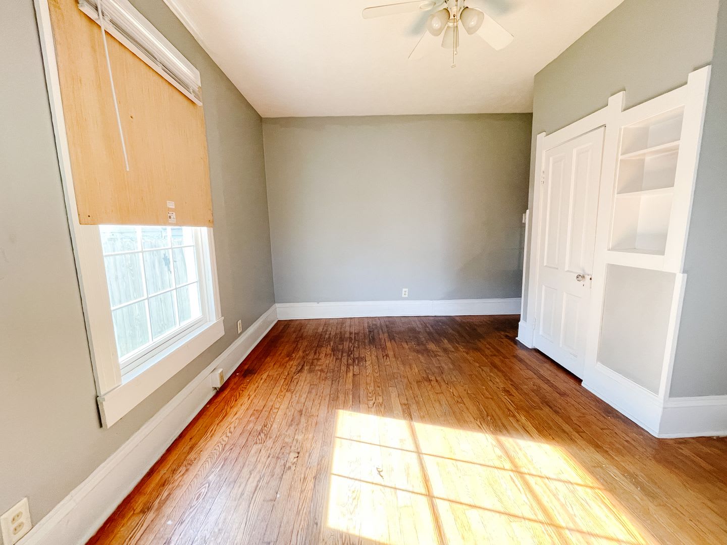 Coming Soon, For Rent: 258 SW 2nd St. 3 Bedroom, 2 Bathroom! Fenced in Backyard! Nice Porch! – photo 2
