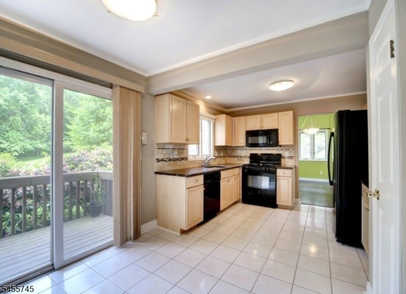 34 Fowler Dr – photo 3