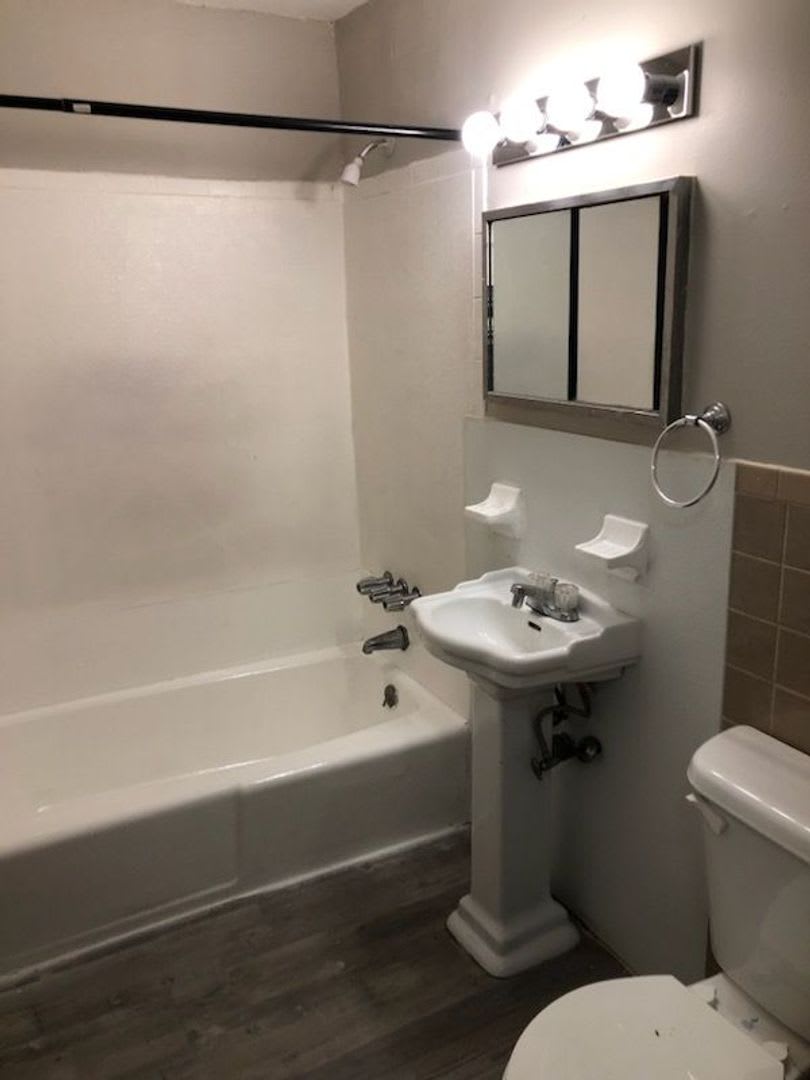 44 NEW BRITAIN AVENUE – photo 3