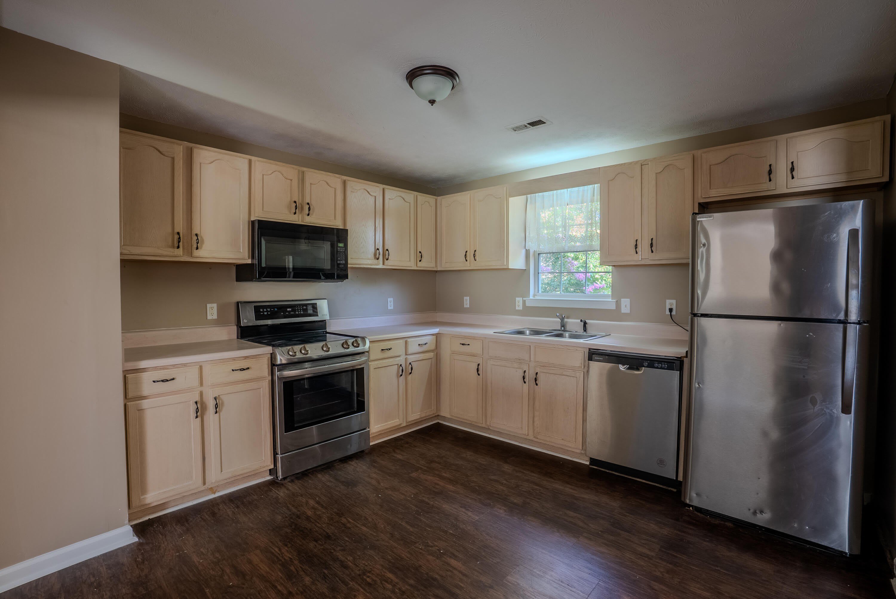 1433 Dustin Drive – photo 3