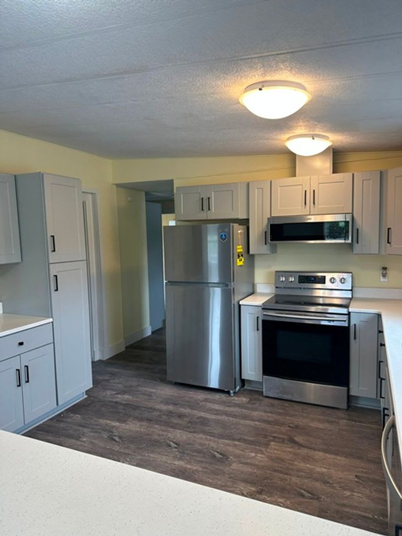 Updated 3 bedroom House – photo 5