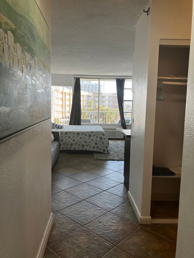 Furnished Beachside Studio Apartment – photo 3