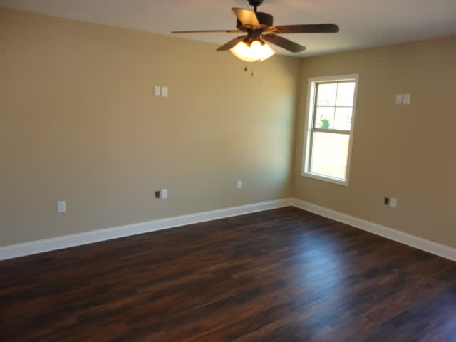 Charming 3-Bedroom Home with Fenced Backyard & Community Playground – photo 3