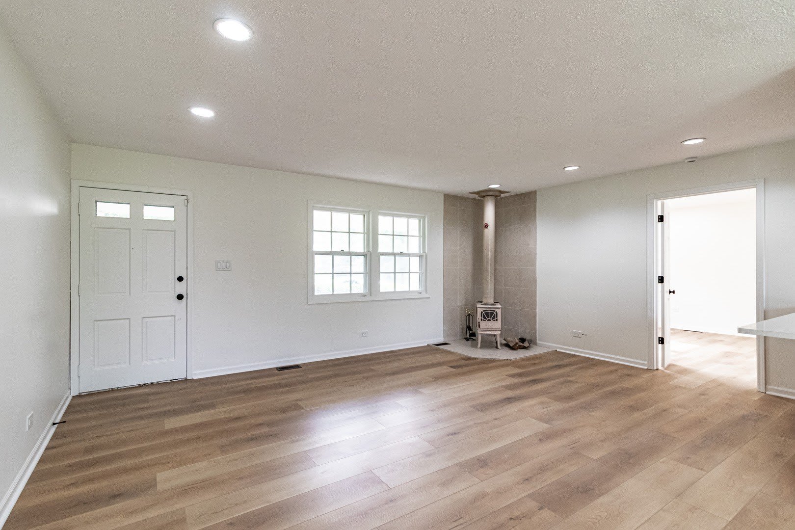 1075 Aspen Drive – photo 3