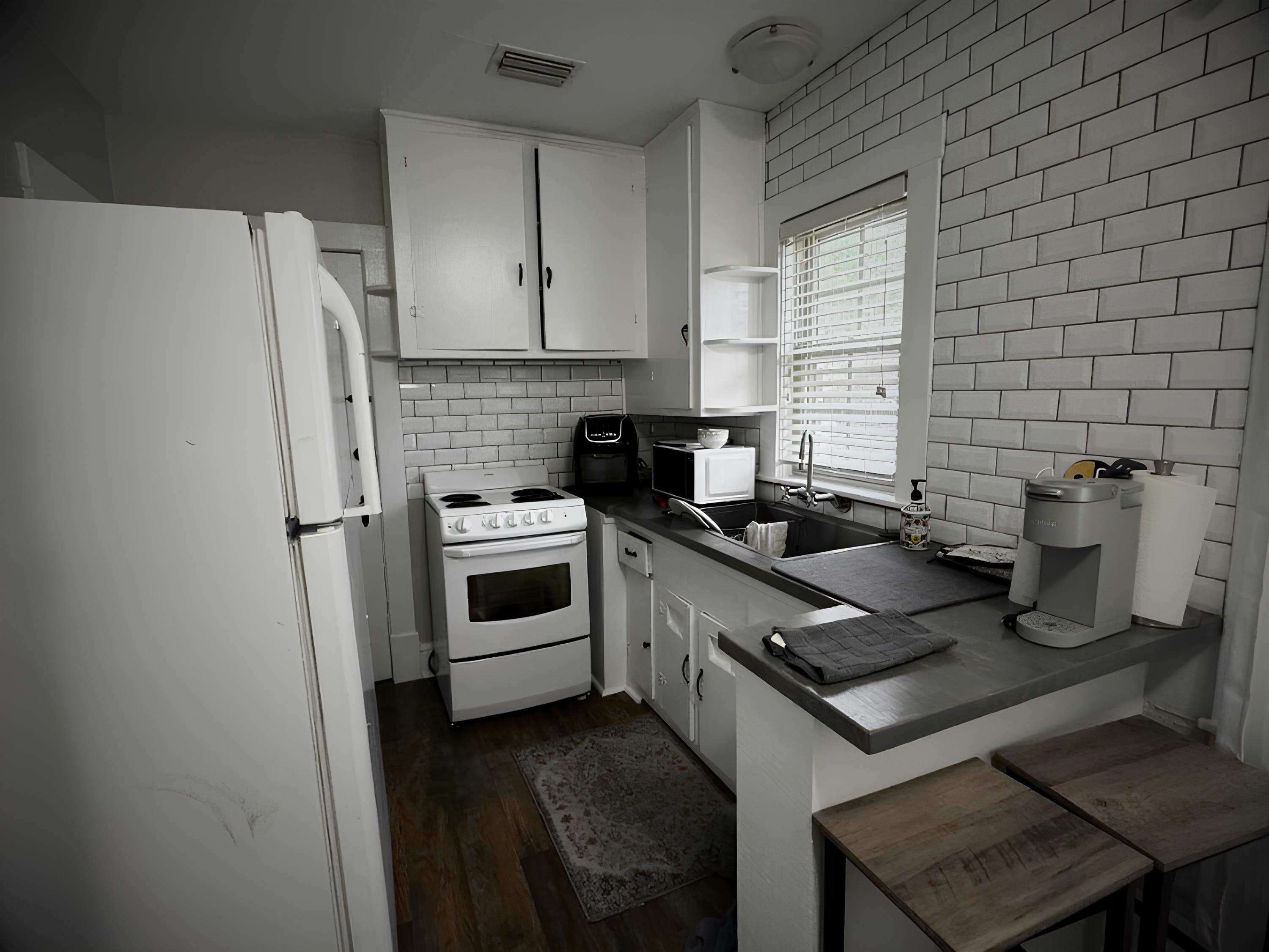317 De Soto Street Apt 2 – photo 5