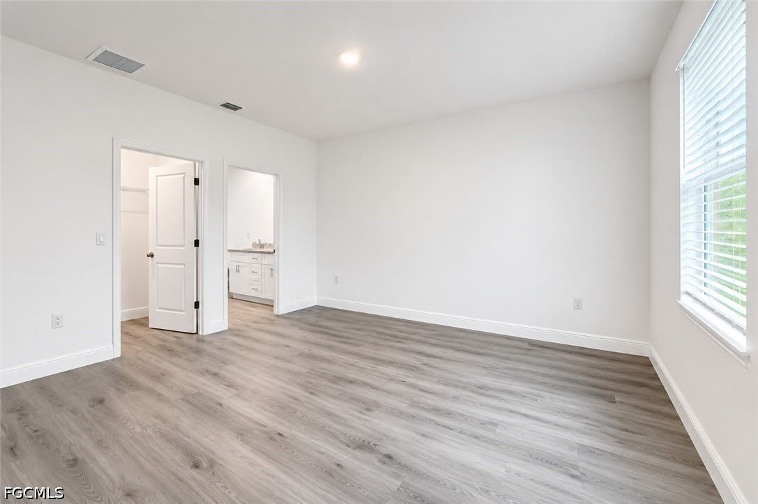 537 GREENBRIAR Boulevard – photo 4