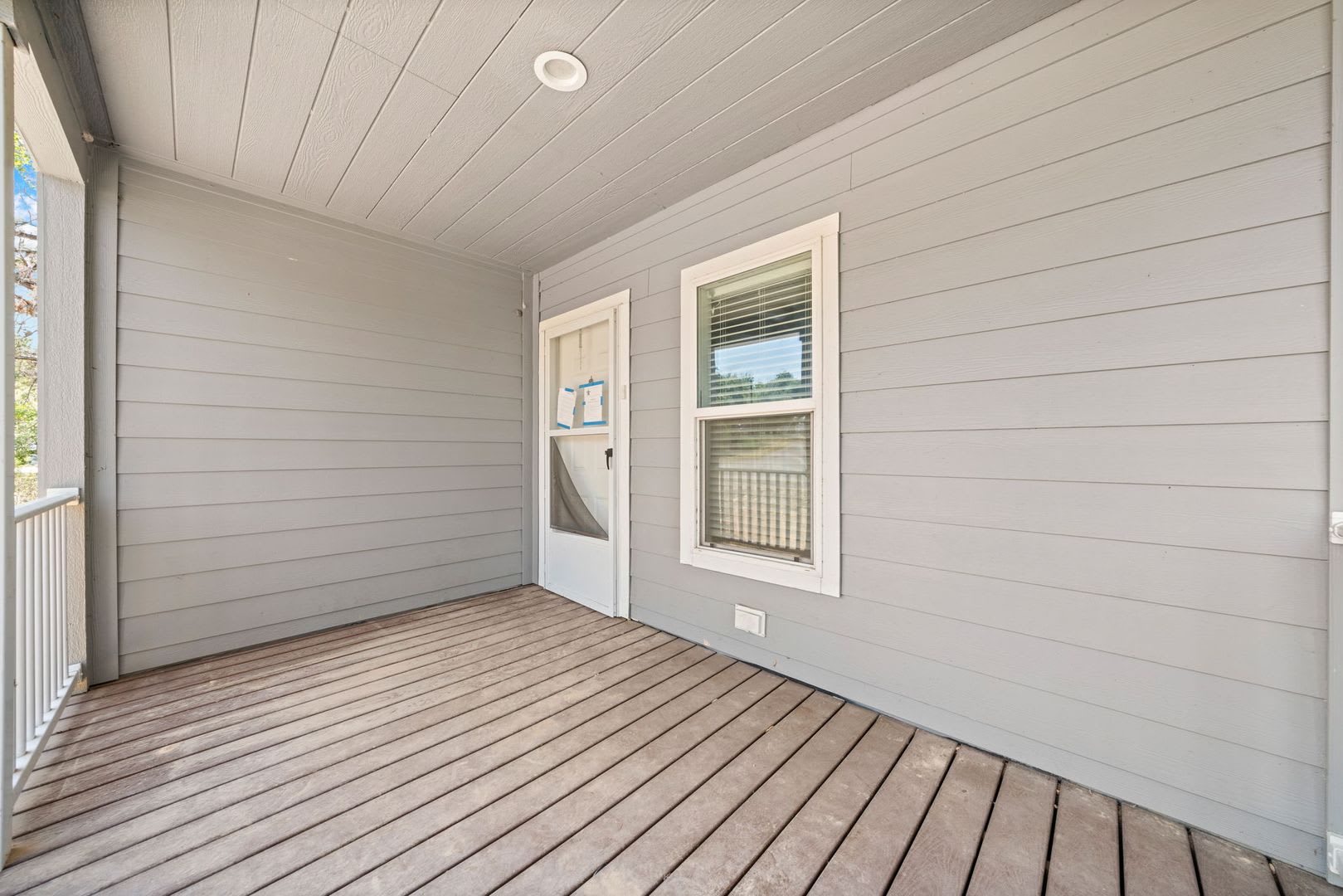 Beautifully Updated 3-Bedroom Home in Canyon Lake – photo 3