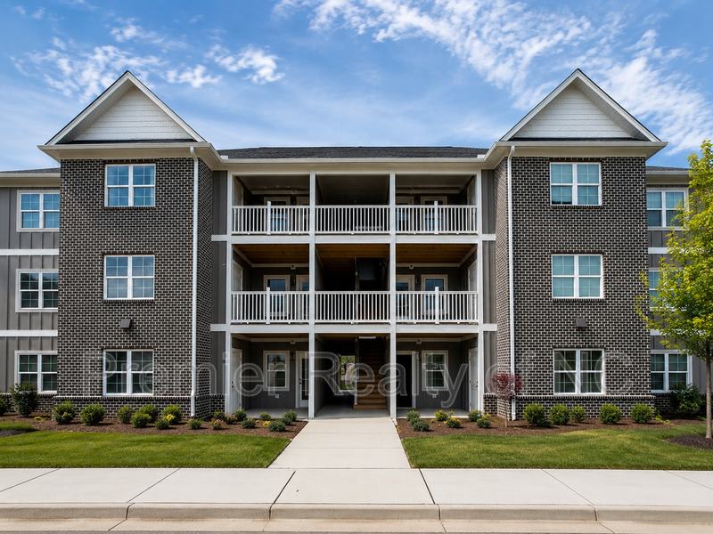 7085 Hanesbrook Circle – photo 2