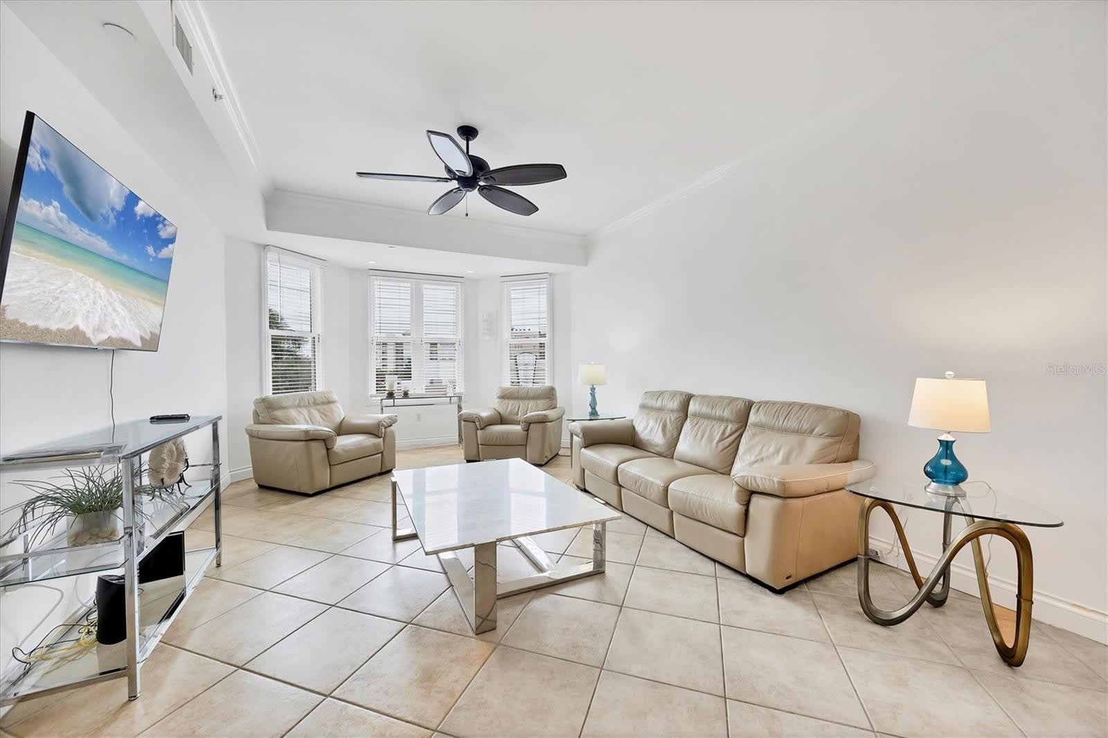 8111 LAKEWOOD MAIN Street – photo 2